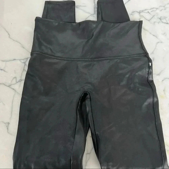 Spanx Faux Leather Leggings Size Medium B811 - Picture 6 of 8
